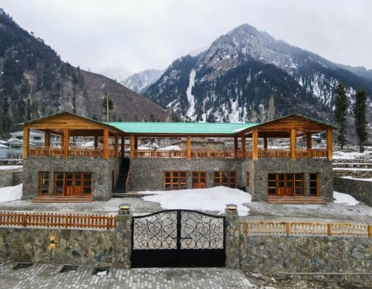 What Should I Look for Before Booking a Resort in Kumrat Valley?
