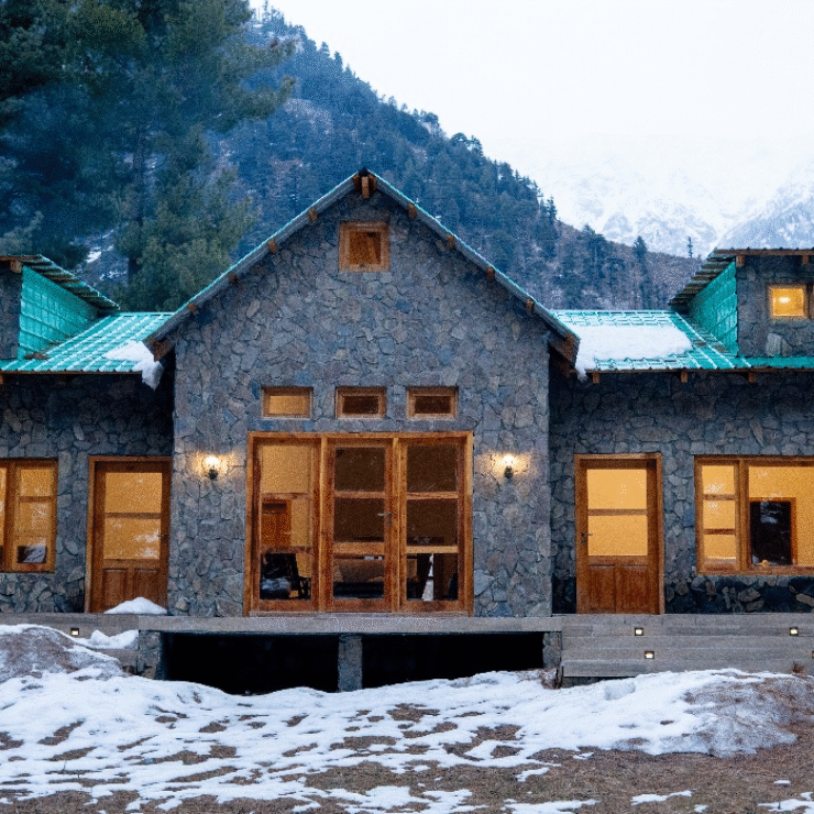 Why Is Kumrat Becoming So Popular for Nature Resorts and Family Trips?